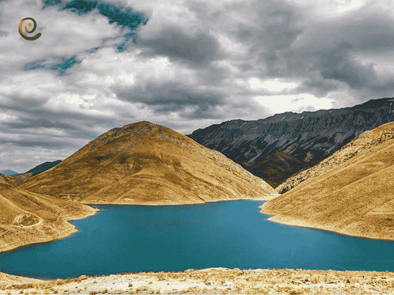 دریاچه تار و هویر در استان تهران زیبایی خاصی به منطقه دماوند می بخشد درباره آن در دکوول بخوانید.